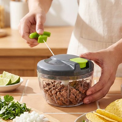 Hachoir à légumes compact pratique et rapide