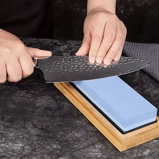 pierre à aiguiser lame tranchante signature