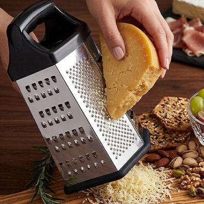 Râpe à fromage manuelle antidérapante efficace et durable
